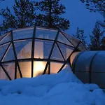 卡克斯劳塔宁阿克蒂克度假酒店 - 圆顶小屋和小木屋