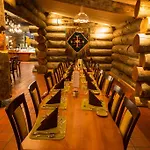 卡克斯劳塔宁阿克蒂克度假酒店 - 圆顶小屋和小木屋 5* 萨利色尔卡