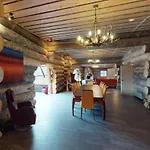 酒店 卡克斯劳塔宁阿克蒂克度假酒店 - 圆顶小屋和小木屋 5*