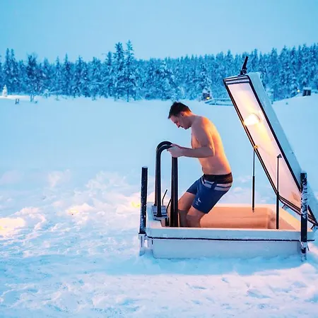 卡克斯劳塔宁阿克蒂克度假酒店 - 圆顶小屋和小木屋 萨利色尔卡