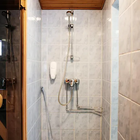 カクシラウッタネン 北極リゾート イグルー&シャレー 5* サーリセルカ