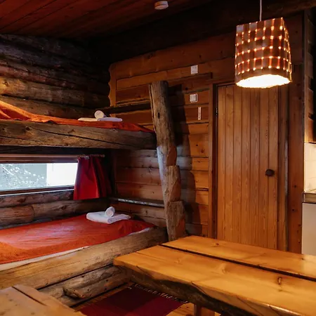 ホテル カクシラウッタネン 北極リゾート イグルー&シャレー 5*