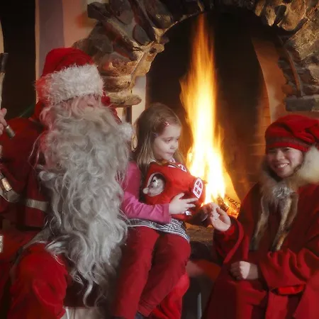 卡克斯劳塔宁阿克蒂克度假酒店 - 圆顶小屋和小木屋