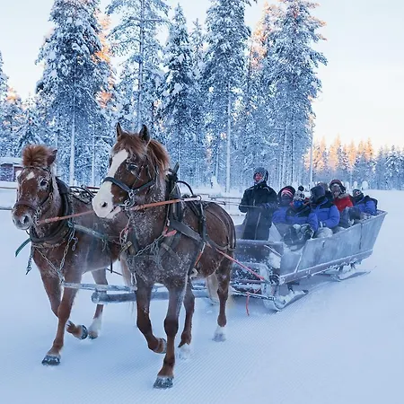 מלון Kakslauttanen Arctic - Igloos And