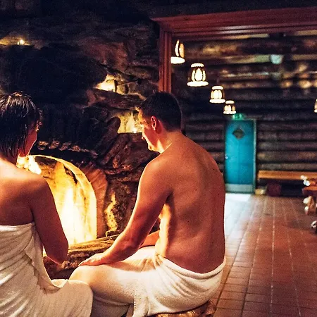 卡克斯劳塔宁阿克蒂克度假酒店 - 圆顶小屋和小木屋 酒店 5*