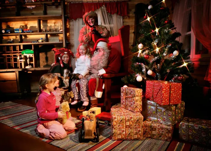 カクシラウッタネン 北極リゾート イグルー&シャレー