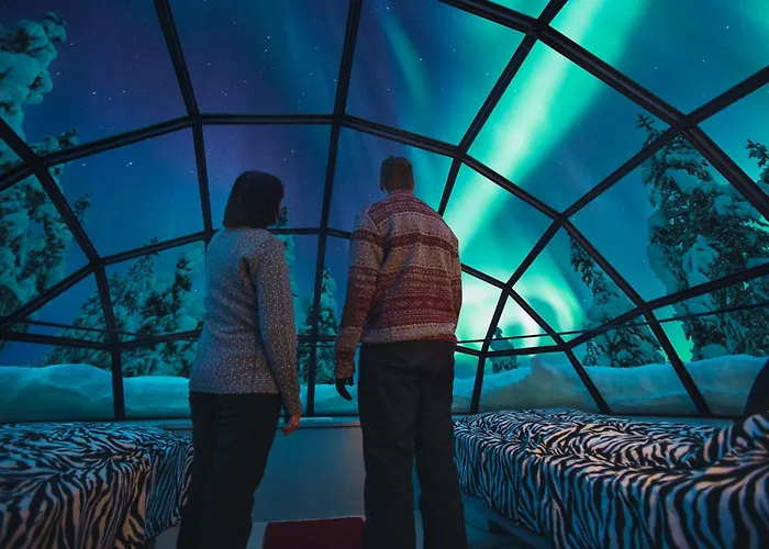 カクシラウッタネン 北極リゾート イグルー&シャレー