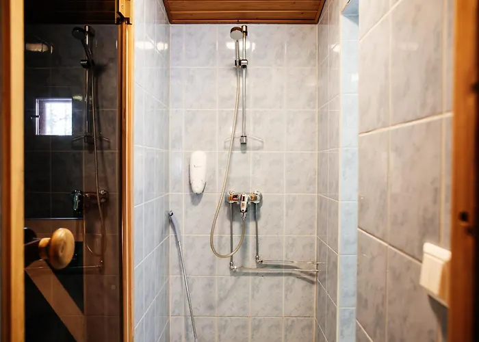 カクシラウッタネン 北極リゾート イグルー&シャレー 5* サーリセルカ