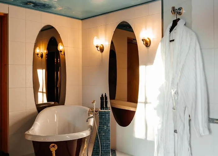 Kakslauttanen Arctic - Igloos And