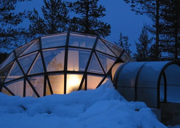 カクシラウッタネン 北極リゾート イグルー&シャレー