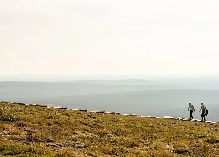 ホテル カクシラウッタネン 北極リゾート イグルー&シャレー 5*