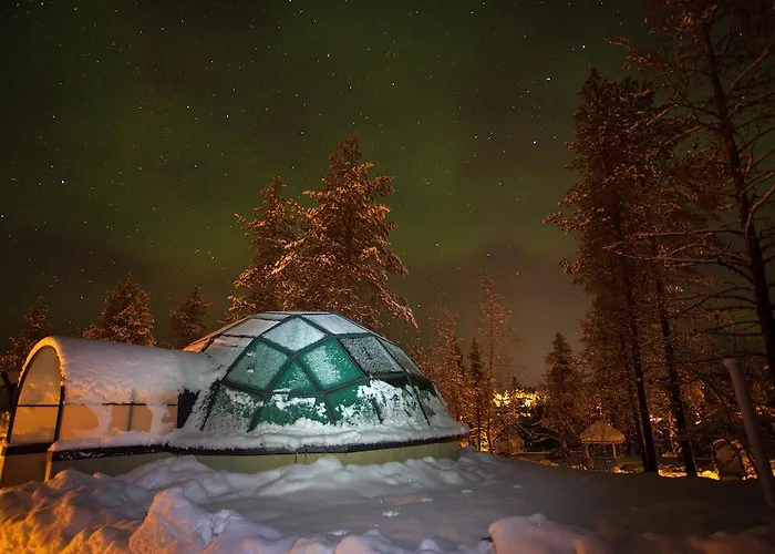 カクシラウッタネン 北極リゾート イグルー&シャレー ホテル サーリセルカ
