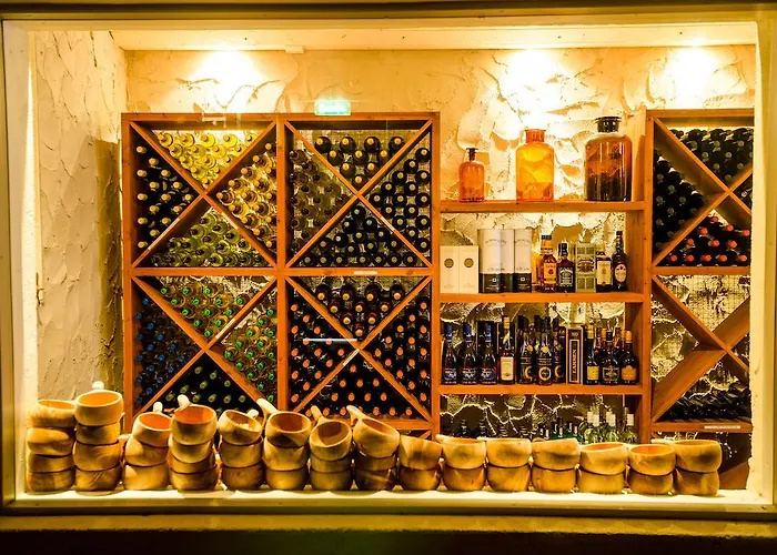 カクシラウッタネン 北極リゾート イグルー&シャレー 5*