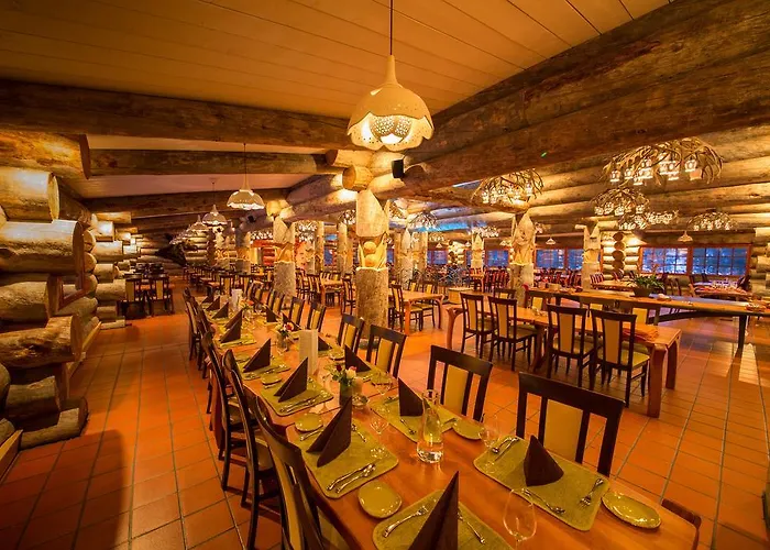 カクシラウッタネン 北極リゾート イグルー&シャレー