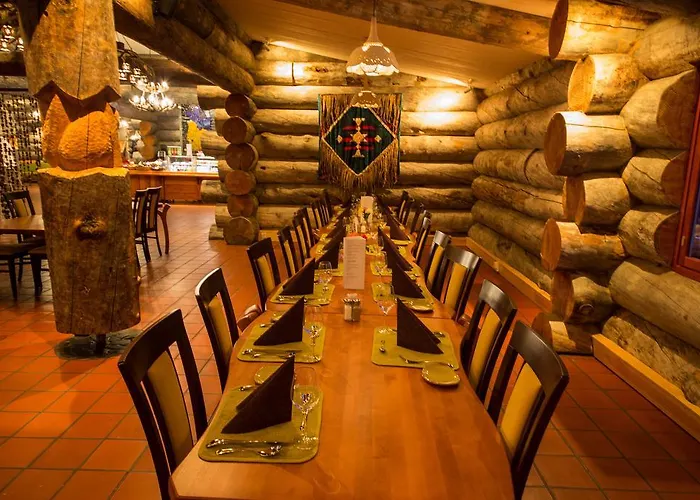 カクシラウッタネン 北極リゾート イグルー&シャレー 5* サーリセルカ